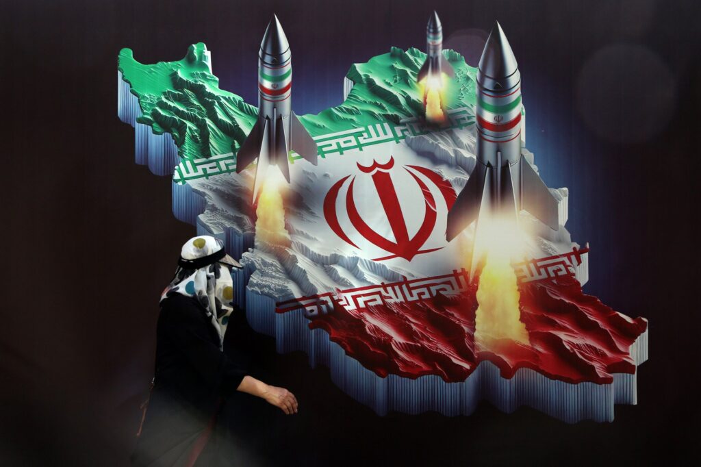 Irán advierte de que impedirá el comercio en la región si EE. UU. mantiene el bloqueo de Ormuz 2 Iran
