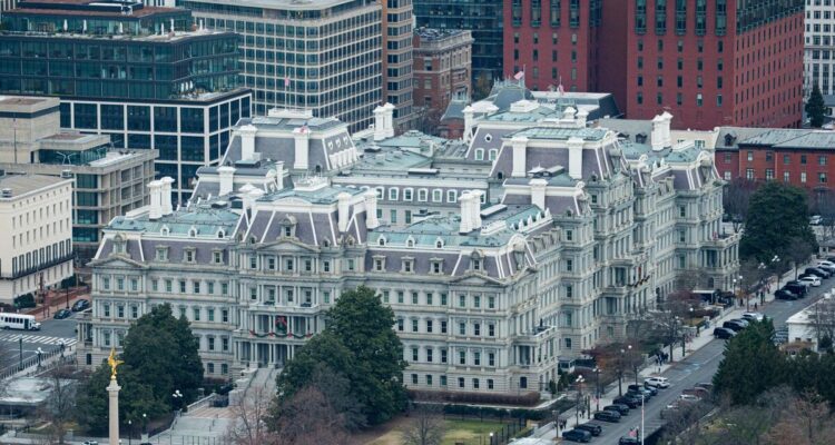 Bloomberg: Acreedores venezolanos se reúnen con funcionarios de Trump para participar en la recuperación económica 1 Acreedores