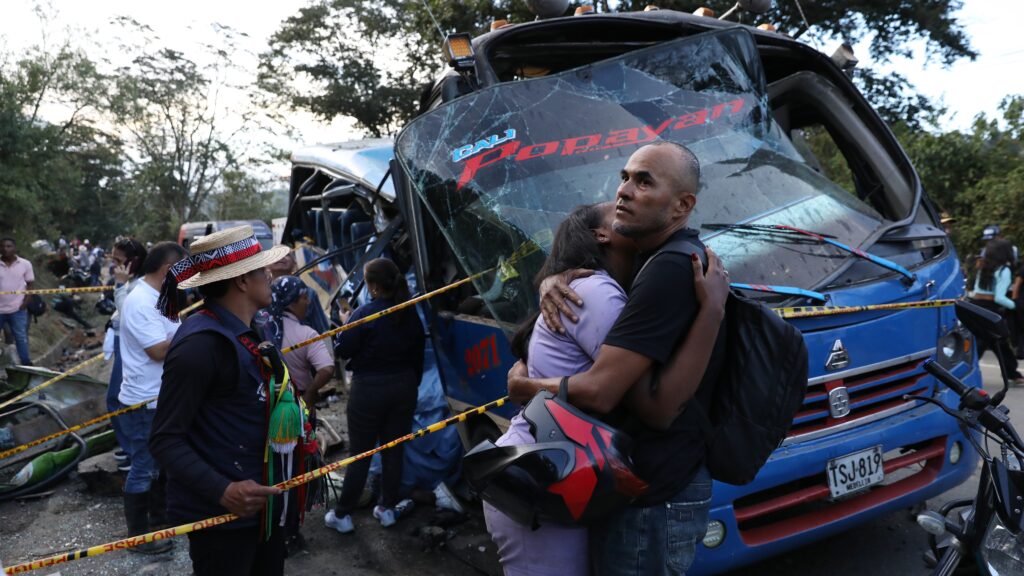 Subió a 20 el número de civiles muertos por ataque con explosivos en carretera de Colombia 3 Colombia ataque