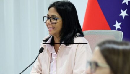 La presidenta Rodríguez regresó a Venezuela y vuelve «con proyectos para la prosperidad del país» 2 Rodríguez