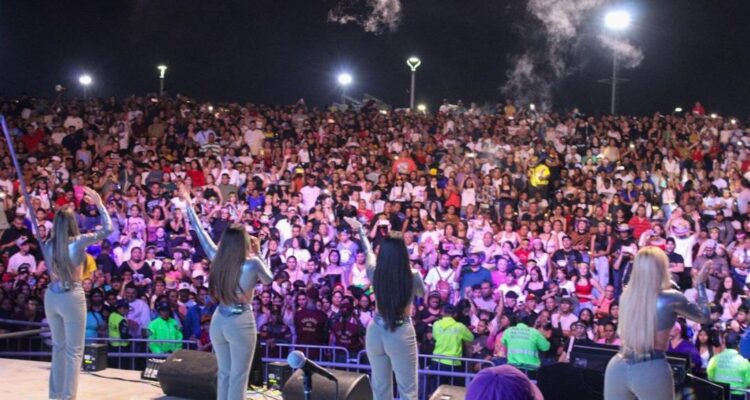 Alcalde Di Martino: «Vivimos un domingo de concierto inolvidable» 1 Di Martino