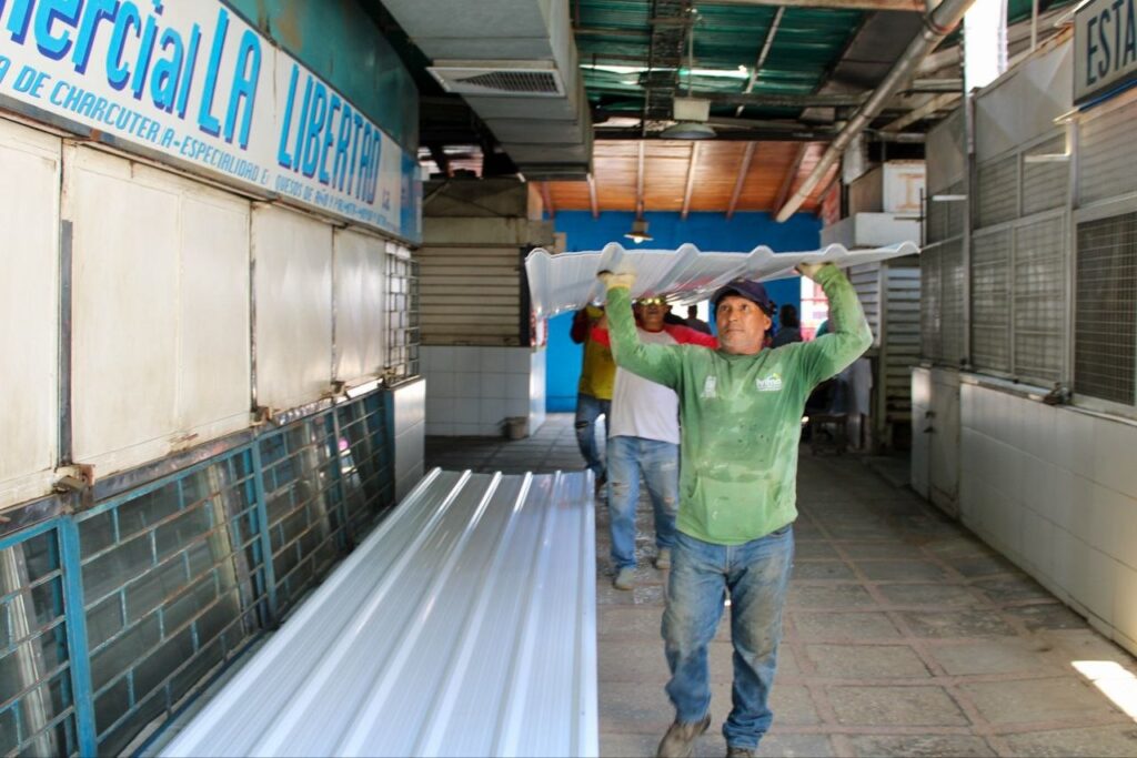 Alcaldía de Maracaibo inició rehabilitación integral del Mercado Santa Rosalía 5 IMG 20260408 WA0021