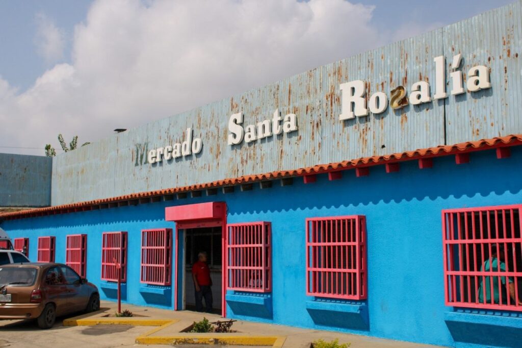 Alcaldía de Maracaibo inició rehabilitación integral del Mercado Santa Rosalía 7 IMG 20260408 WA0023