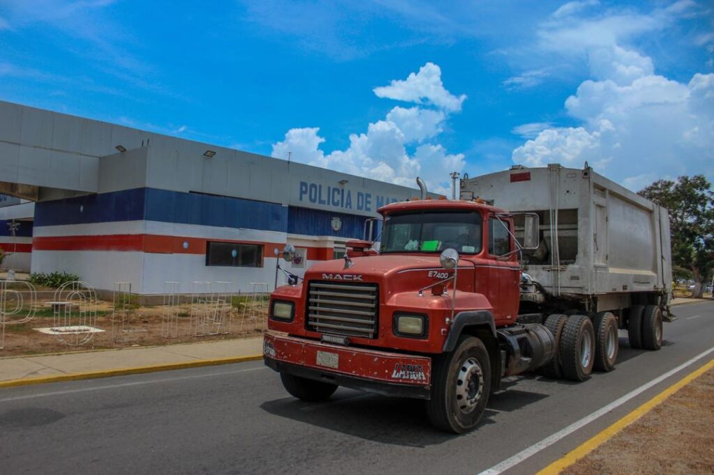 Polimaracaibo frustró hurto de camión recolector en la avenida La Limpia 5 IMG 20260413 WA0027