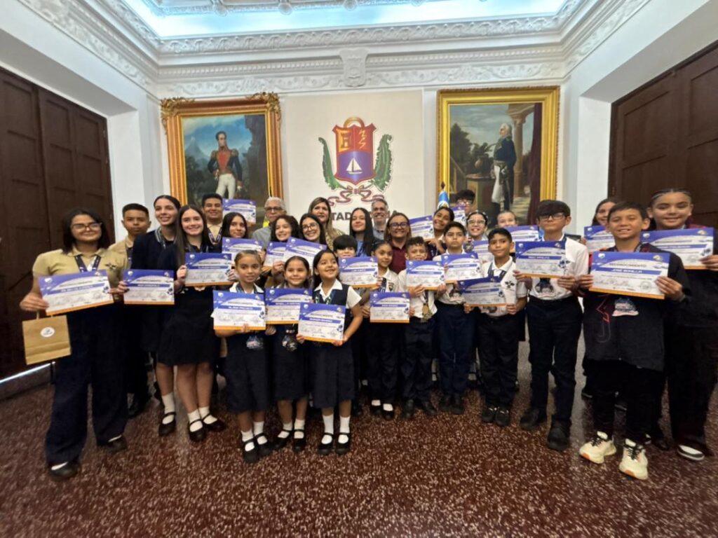 Zulia premió la excelencia tecnológica en el Torneo Nacional de Robótica Kurios 2026 2 IMG 20260415 WA0040