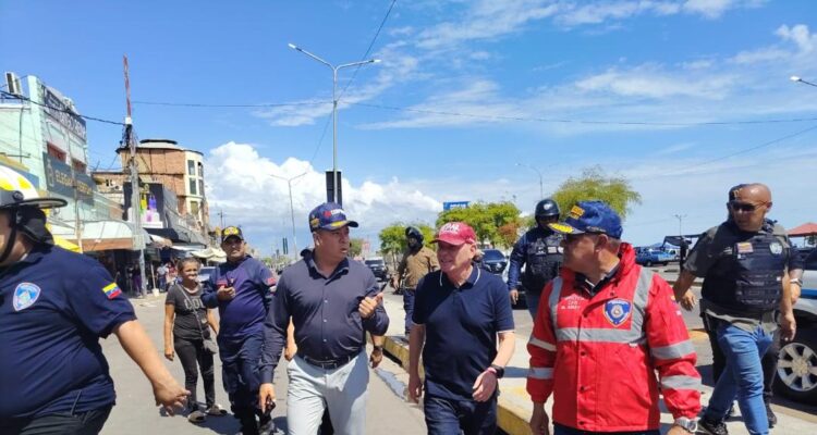 Bomberos de Maracaibo sofocan incendio en el Callejón de los Pobres 1 Bomberos