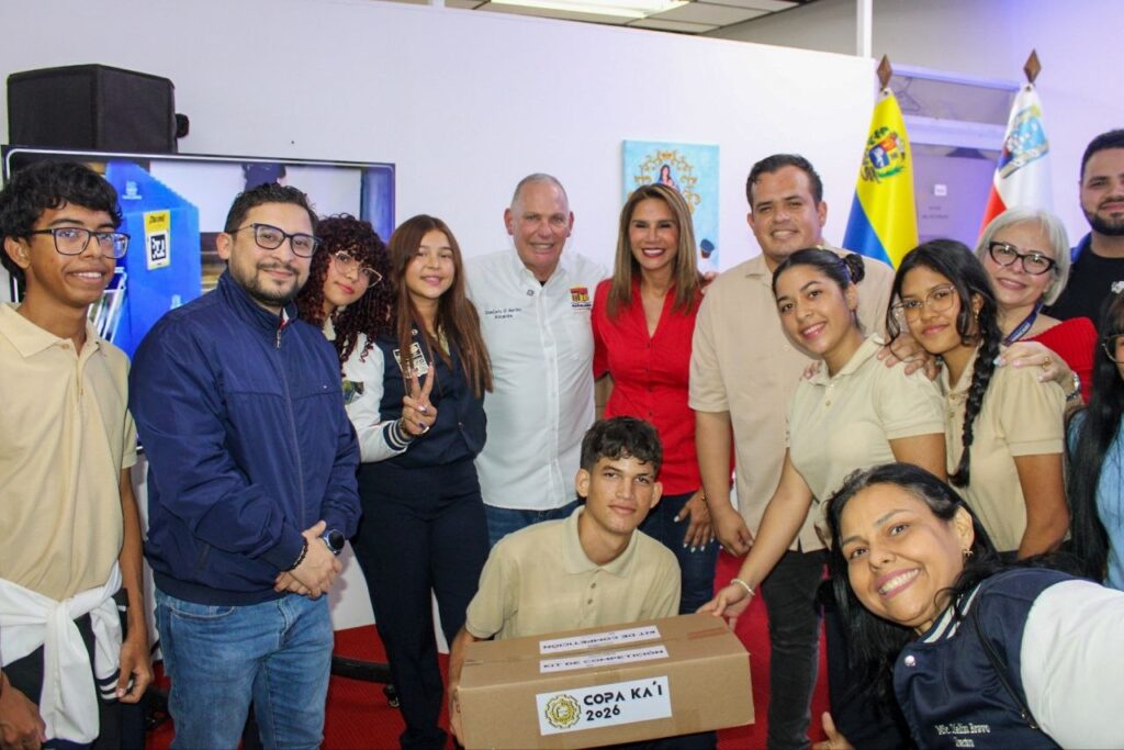 Alcalde Di Martino: «La juventud creativa en la robótica es la vanguardia de la patria» 5 WhatsApp Image 2026 04 21 at 9.12.40 AM