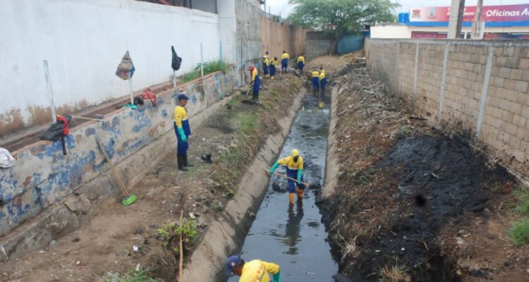 Más conciencia ciudadana pide la Alcaldía de Maracaibo para mantener limpias las cañadas 1 Cañada