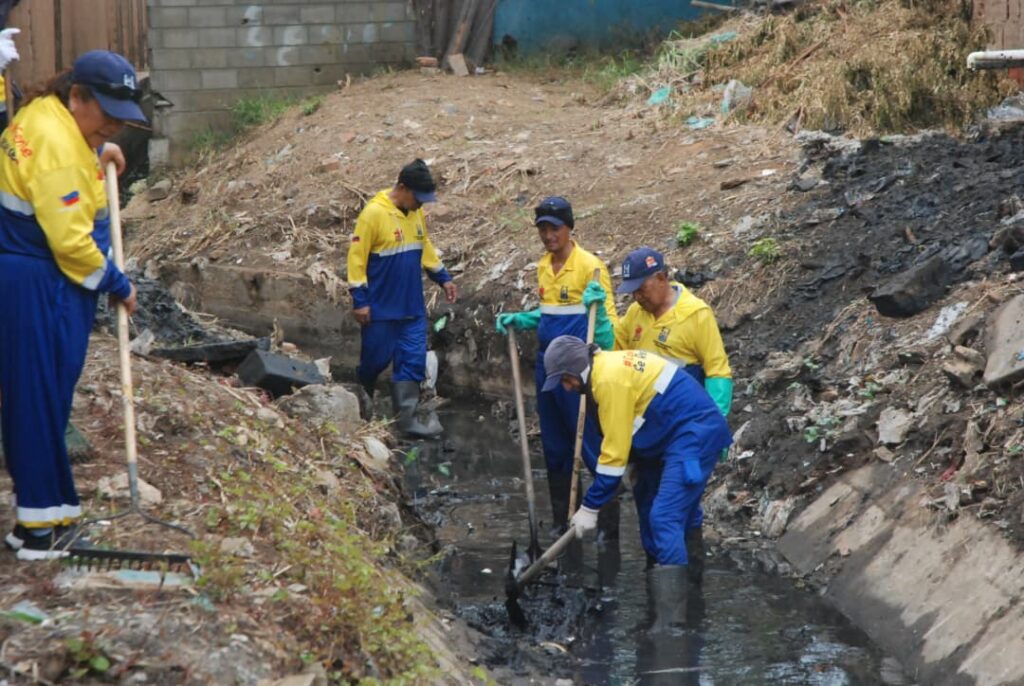 Más conciencia ciudadana pide la Alcaldía de Maracaibo para mantener limpias las cañadas 4 WhatsApp Image 2026 04 28 at 10.36.09 AM 1