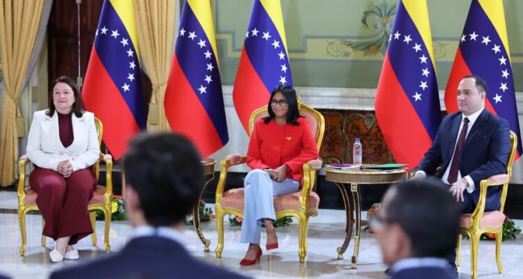 PDVSA y petrolera italiana Eni firmaron acuerdos para producir crudo y gas natural 1 PDVSA