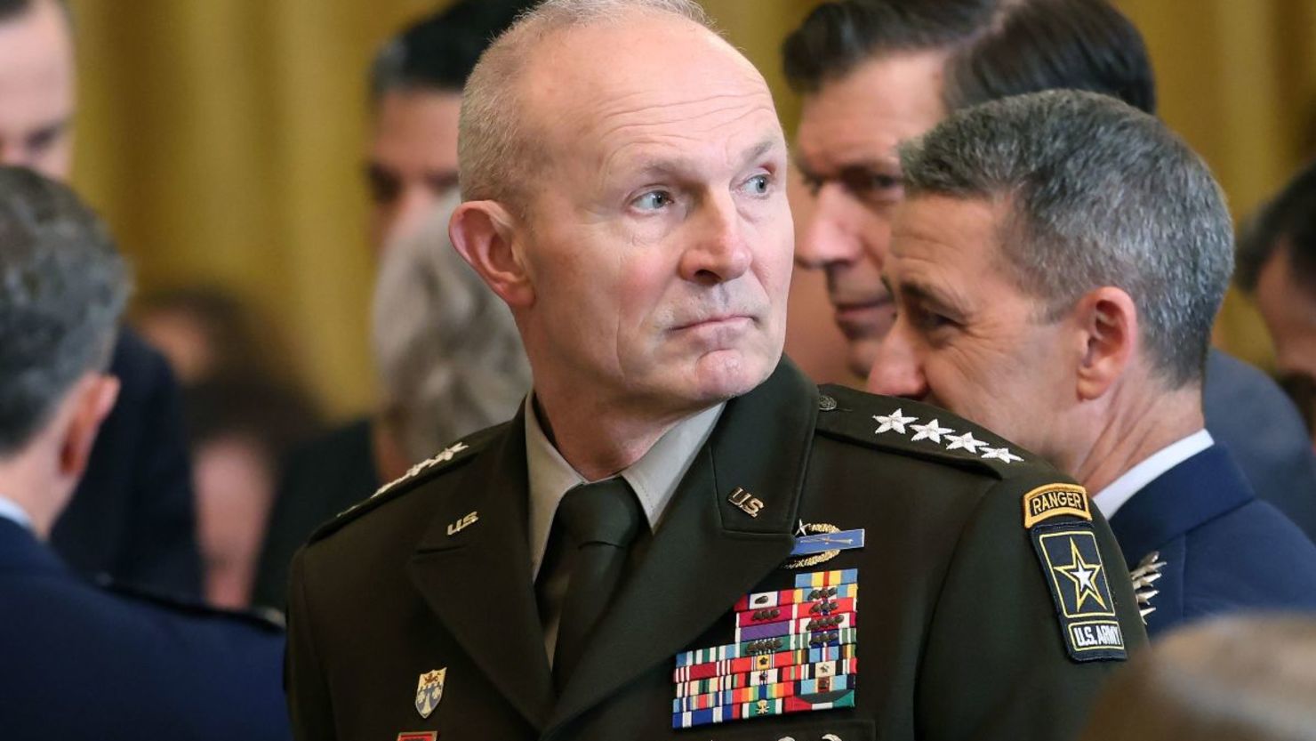 Jueves movido en el gobierno de Trump. Destituidos la Secretaria de Justicia y el Jefe del Estado mayor del Ejercito 2 gettyimages 2264407224 20260402213954560