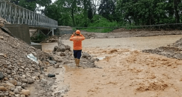 Precaución en las vías de Mérida tras horas de lluvias 1 Mérida