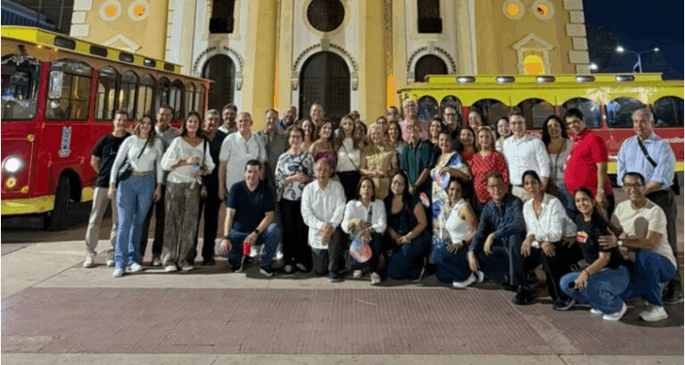 Participantes del XIII Congreso de la Facultad de Medicina «Dr. Domingo Bracho Díaz» recorrieron ruta patrimonial 1 Congreso