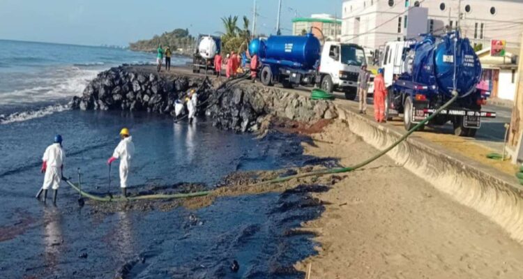 Venezuela activó protocolos de emergencia ante derrame de hidrocarburos desde Trinidad y Tobago 1 Derrame de petróleo
