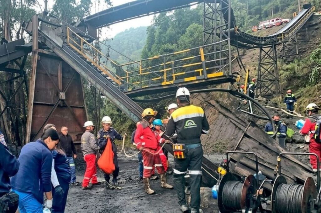 Autoridades de Colombia confirmaron nueve muertos y seis rescates tras explosión en una mina 2 Explosion mina