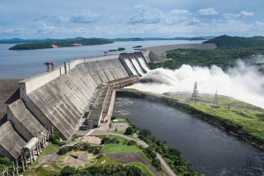 ¡Con tanto petróleo y sin energía! Este es el triste panorama de Venezuela y su difícil recuperación económica 5 Guri Venezuela 2