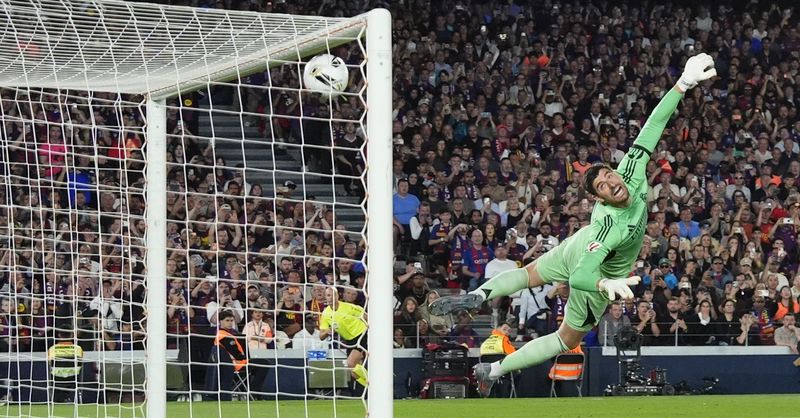 Barcelona conquistó su segunda Liga consecutiva con triunfo de 2 goles por 0 sobre el Real Madrid 3 Liga