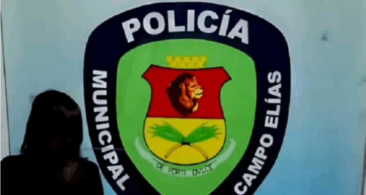 Detuvieron a una mujer tras herir a puñaladas a su hijo de 4 años en Mérida 1 Mujer