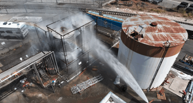 California declaró estado de emergencia por peligro de explosión en planta química 1 California