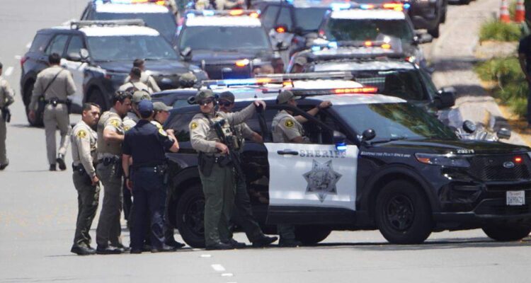 Al menos cinco muertos en un tiroteo en una mezquita en San Diego, Estados Unidos 1 Tiroteo