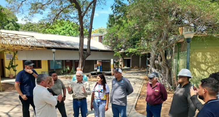 Plan LUZ: Electrificación de la Facultad de Ciencias Jurídicas y Políticas alcanza un 70% de ejecución 1 Luz
