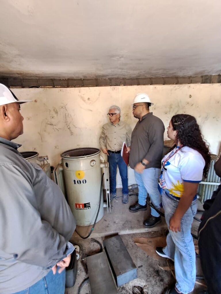 Plan LUZ: Electrificación de la Facultad de Ciencias Jurídicas y Políticas alcanza un 70% de ejecución 3 WhatsApp Image 2026 05 04 at 3.31.24 PM