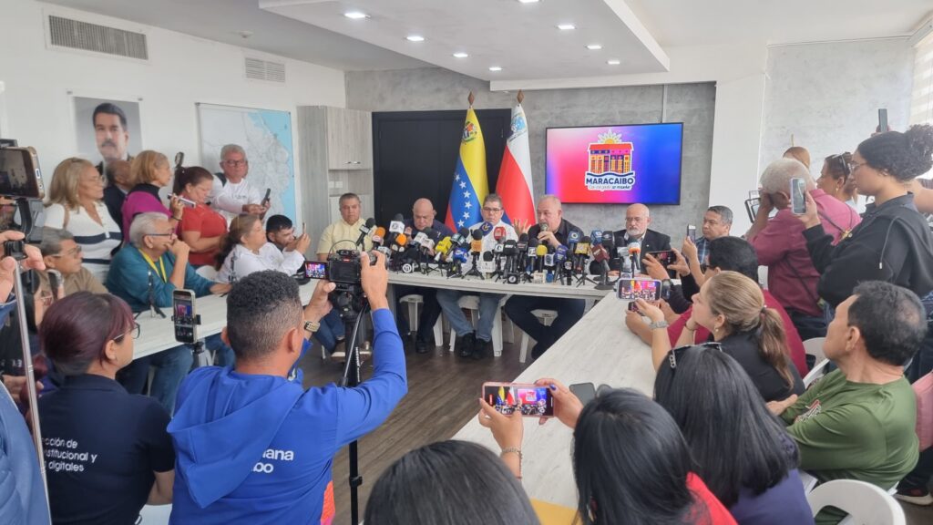 Alcaldía de Maracaibo aprobó decreto 053 para agilizar trámites administrativos 3 WhatsApp Image 2026 05 06 at 12.08.34 PM 2