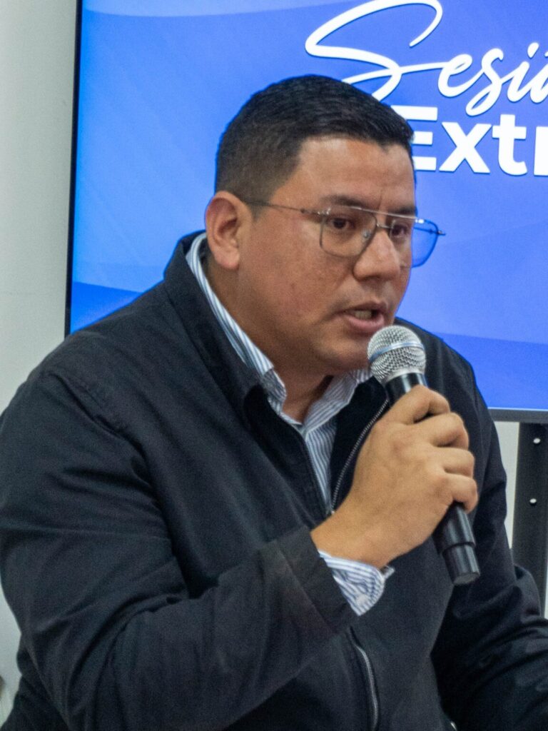 Luis Cabrera: Ordenanza sobre celeridad administrativa pretende otorgar facultades discrecionales al Ejecutivo que vulneran la ley municipal 2 WhatsApp Image 2026 05 13 at 7.16.00 PM 1152x1536 1