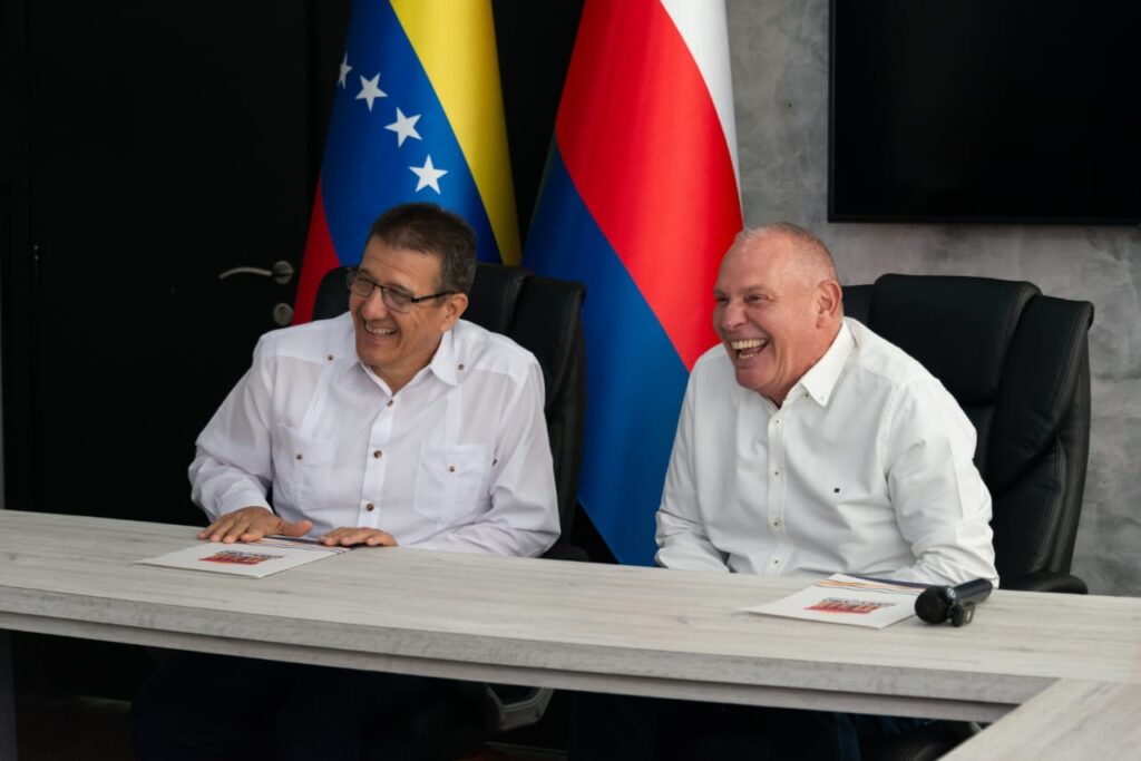 Alcalde Di Martino entregó llaves de Maracaibo al Embajador de Cuba en Venezuela 4 WhatsApp Image 2026 05 20 at 9.48.55 AM