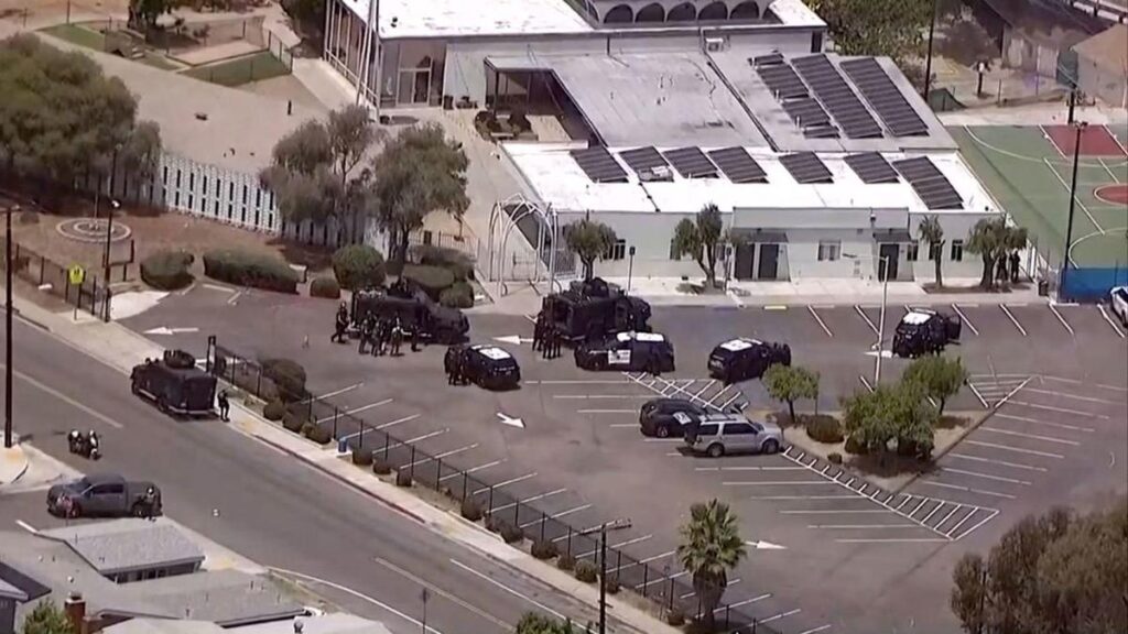 Al menos cinco muertos en un tiroteo en una mezquita en San Diego, Estados Unidos 2 a5aae508 02a1 47e8 b41c 2c23742da97b