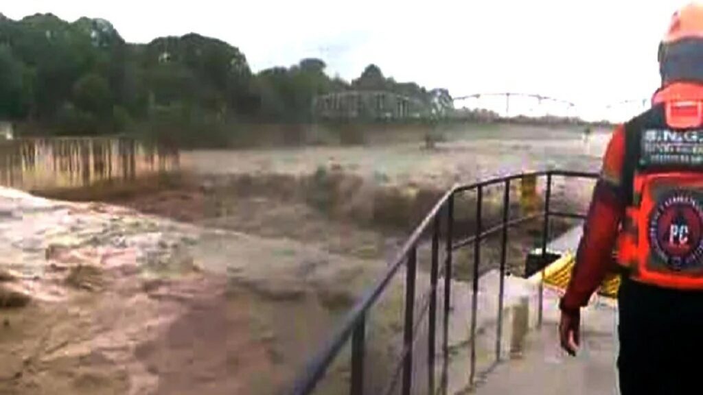 Mérida y Barinas están en alerta por lluvias, derrumbes y crecida del río Santo Domingo 2 foto cortesia 115857