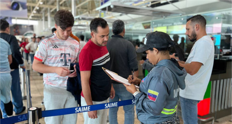 Llegaron a Venezuela 143 connacionales procedentes de EE. UU. 1 Connacionales