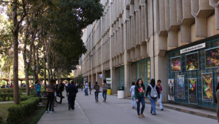 Conoce los requisitos para aplicar a las becas que ofrece la UCAB para los que se regresen al país 5 Becas
