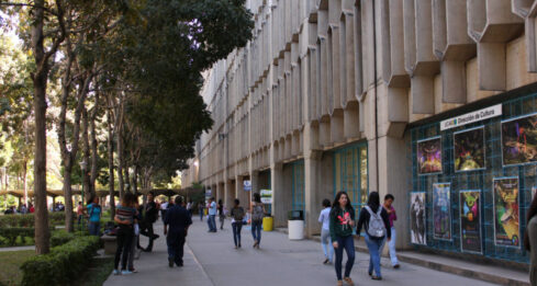 Becas