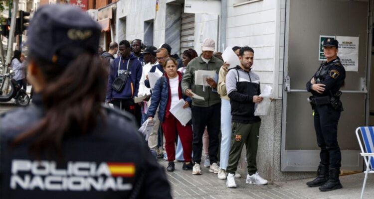 Venezolanos perderán las residencias temporales por razones humanitarias en España 1 España