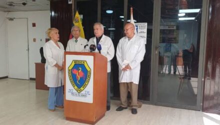 Gremio médico denuncia la «privatización» de los hospitales públicos 2 Privatización