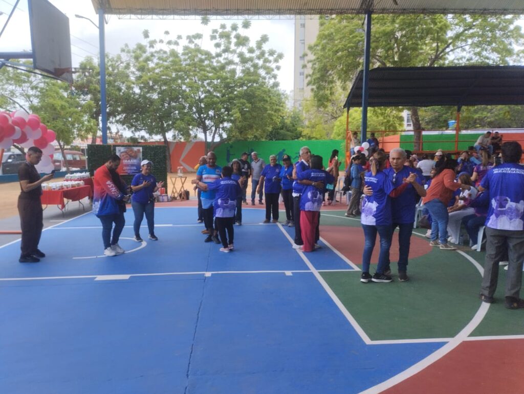200 adultos y adultas mayores de la parroquia Raúl Leoni disfrutaron de un homenaje de la Alcaldía de Maracaibo 4 PHOTO 2026 05 30 18 06 59 2