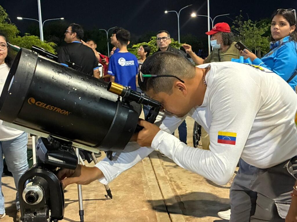 La «Ruta del Astrobús» despliega la magia de la astronomía en Maracaibo 4 PHOTO 2026 06 10 09 43 46 1