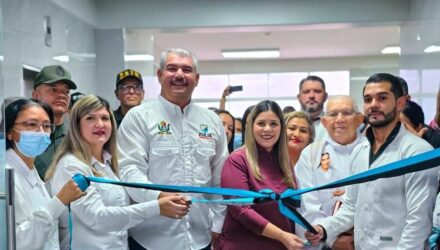 Gobernador Luis Caldera anunció segunda fase del Plan Cayapa de la Salud para potenciar las Clínicas Populares y áreas clave de hospitales 2 Caldera