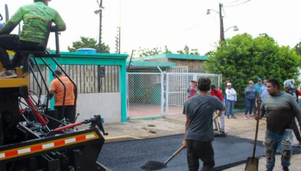 Ayuntamiento marabino inició asfaltado en Urbanización Sucre 2 Asfaltado