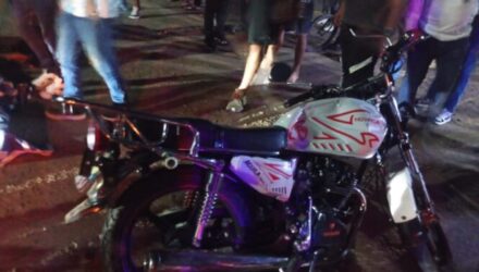 ¡Motorizados tenían que ser! Dos jóvenes perdieron la vida al chocar su moto con un bus vía La Cañada 2 Moto