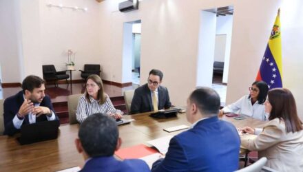 Presidenta y gabinete económico se reunieron para trazar hoja de ruta del plan Renacer 2026 2 Hoja de trabajo