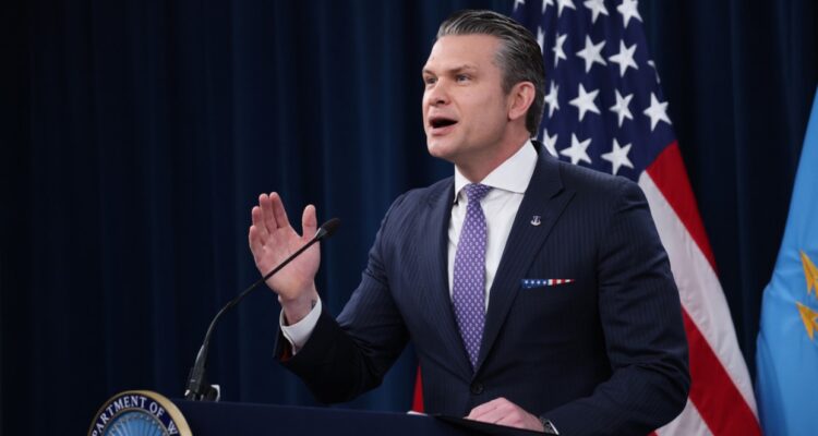 Secretario de Guerra tras el nuevo bombardeo: EE. UU. Seguirá involucrado militarmente en Venezuela 1 Secretario