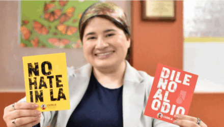 «Sácale la tarjeta al odio»: Campaña contra las agresiones por perjuicios en Los Ángeles 2 Tarjeta