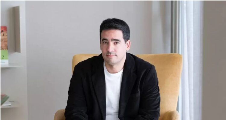Milei nombró al economista Adrián Ravier como nuevo portavoz del Gobierno argentino 1 Ravier