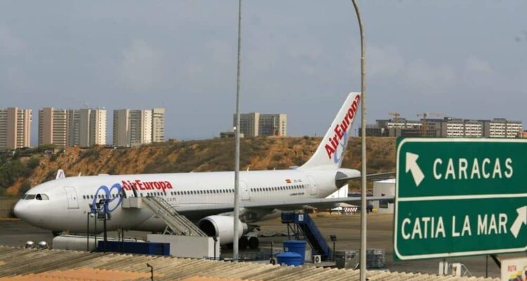 ¡El colmo! El combustible que la aerolíneas compren en Venezuela, será pagado a EE. UU. 1 Venezuela