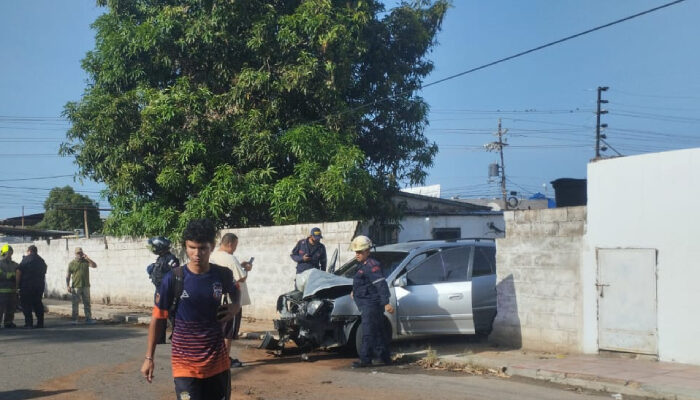 ¡Cuando toca, toca! Le dio un infarto manejando y murió al chocar contra un poste en Maracaibo 1 Infarto