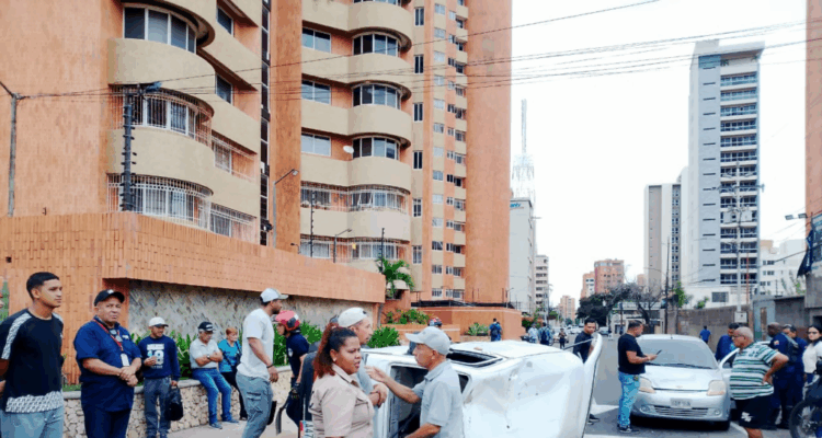 Choque en la avenida 5 de julio dejó a una mujer herida 1 Choque
