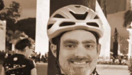 Ciclista Carlos León