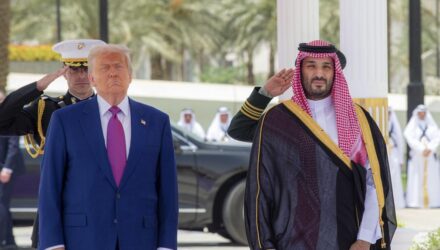 Estados Unidos y Arabia Saudí firmaron un acuerdo que permite al reino tener un programa nuclear 2 Estados